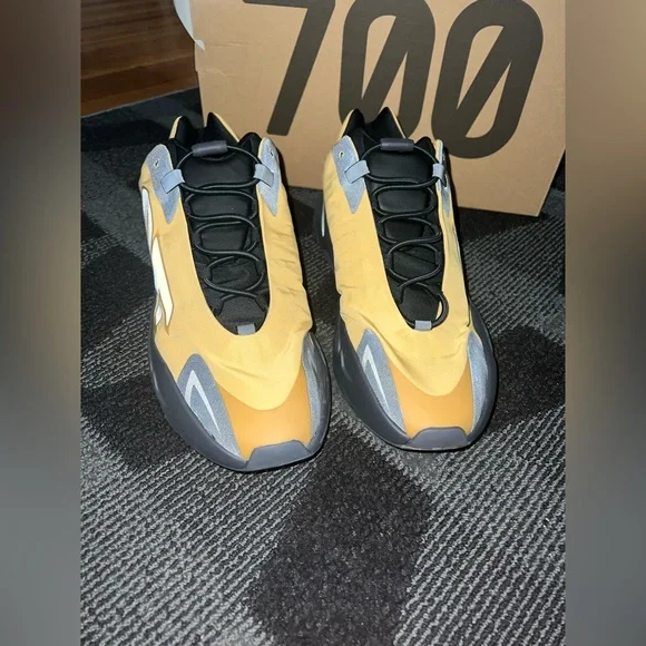 Adidas Yeezy 700 MNVN Honey Flux Size 16 - Picture 3 of 10